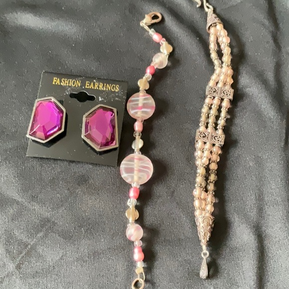 Silverfox Costume Jewelry, Purple Clip Earrings ,2 Vintage Bracelets, Beautiful - Picture 8 of 8